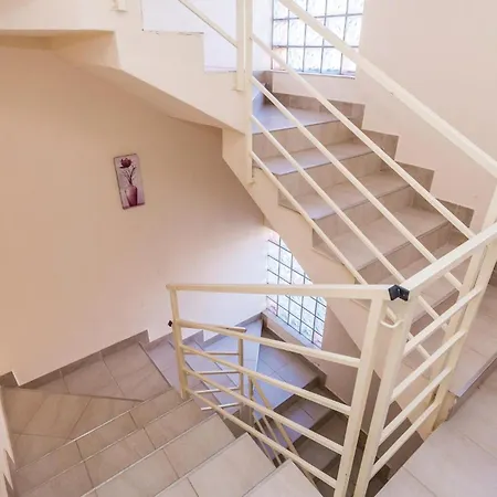 アパート 2 Bedroom Cozy In ポヴリャナ
