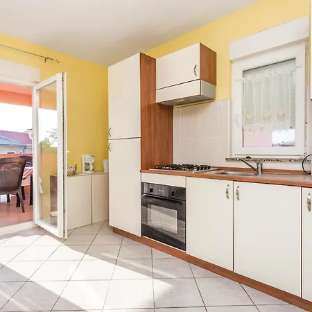 2 Bedroom Cozy In