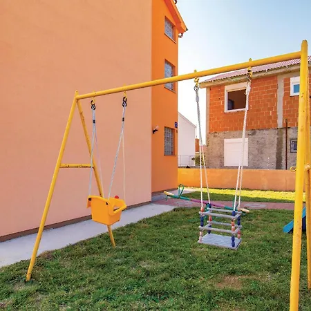 2 Bedroom Cozy In Povljana