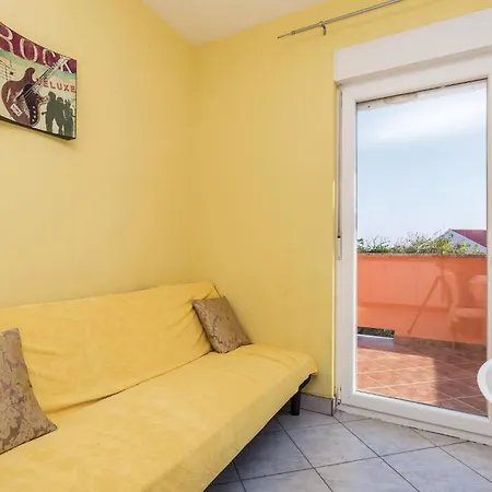 2 Bedroom Cozy In