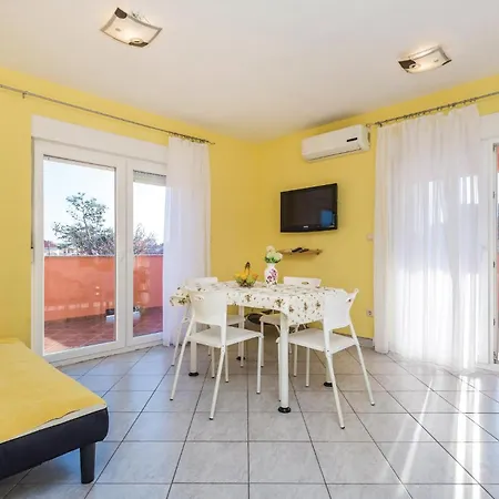 2 Bedroom Cozy In