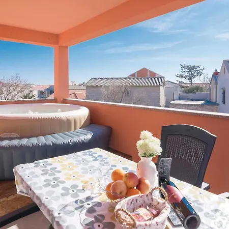 2 Bedroom Cozy In Povljana